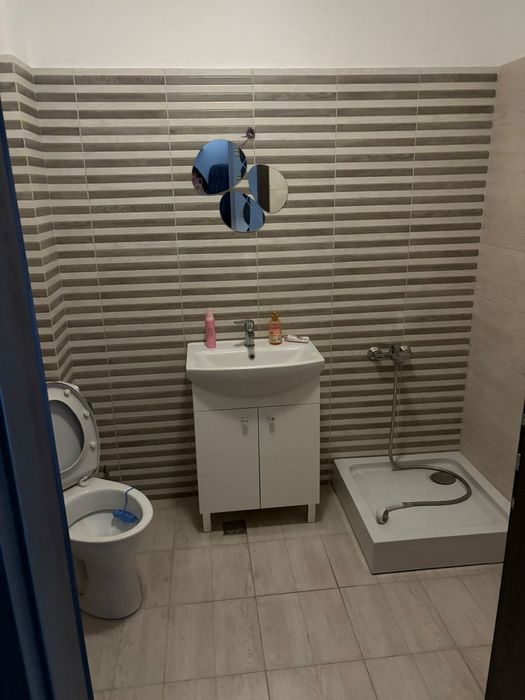 Inchiriez spatiu destinat saloanelor birourilor