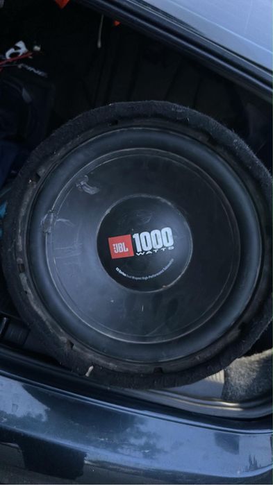 Vand Subwoofer si Statie