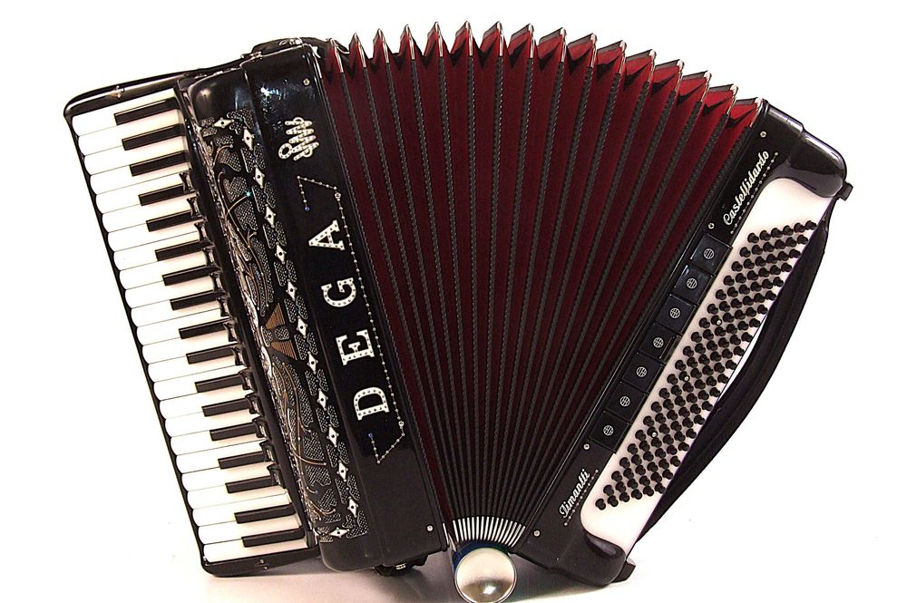 Acordeon profesional DEGA Timantti, Made in Italy - Castelfidardo, NOU