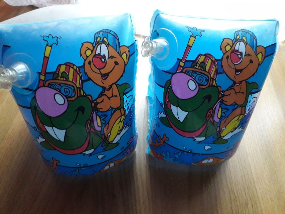 Aripioare bratache inot piscina aquapark mare