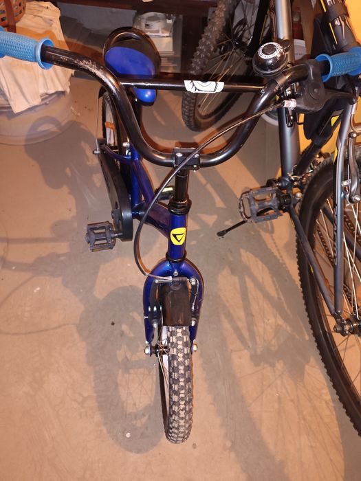 Детско колело с помощни колелета