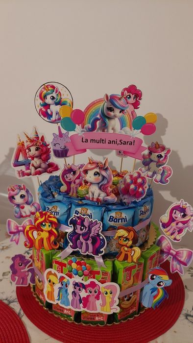 Tort din dulciuri ambalate