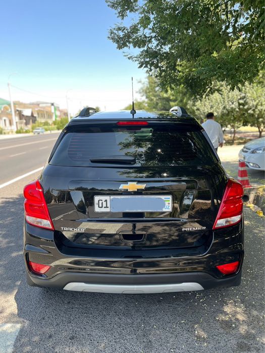 Tracker PREMIER 2020 TOZA