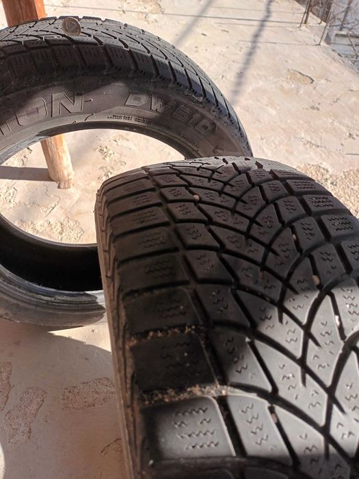 Зимни гуми 2 броя за 20 лв.