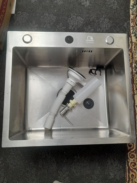 Продам кухонная  мойка