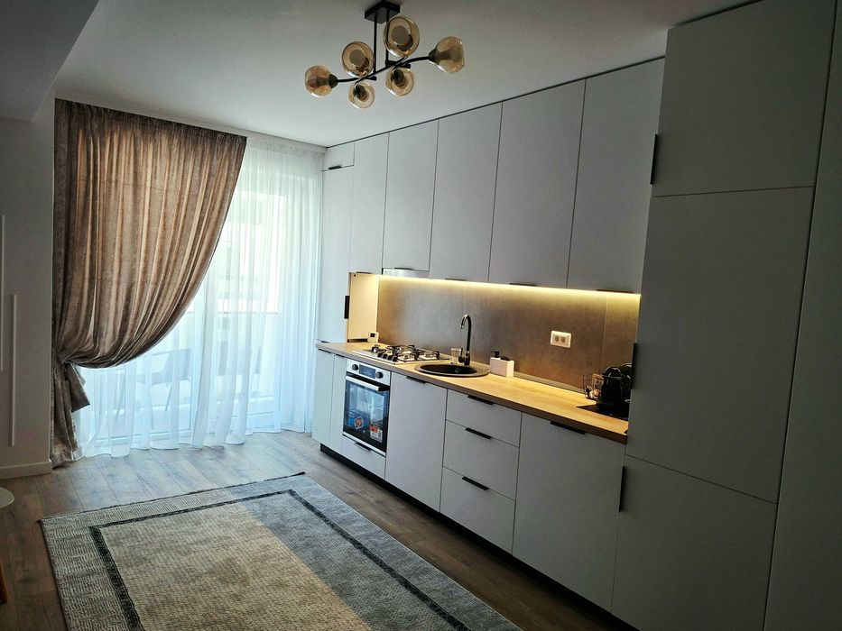 Apartament Bloc NOU - prima inchiriere