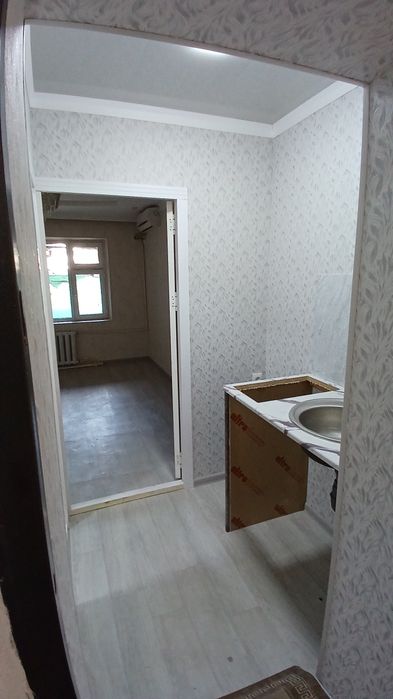 Продается 1комната в общежитие 1 этаж кирпичный дом, 18 автопарк рядом