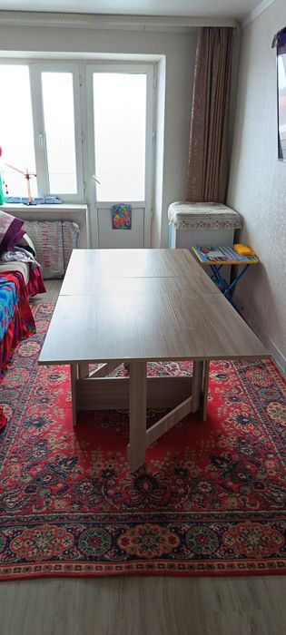 Продам стол книжка серый