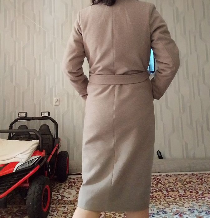Продам пальто 44 размер.