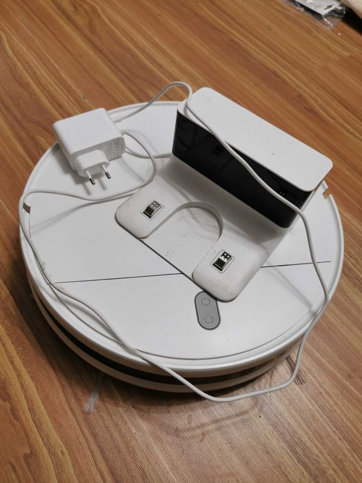 Xiaomi Mi Robot Vaccum-Mop Essential