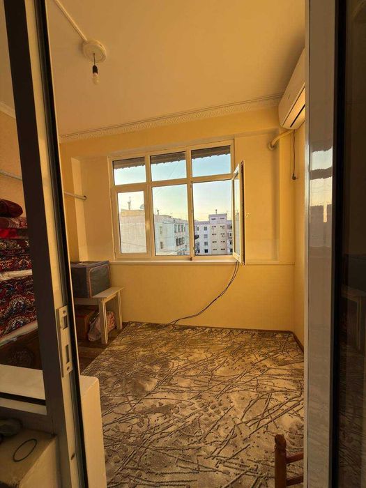 Продается квартира Сергели-5  1/9/9 сзади Торгового центра Golden Life