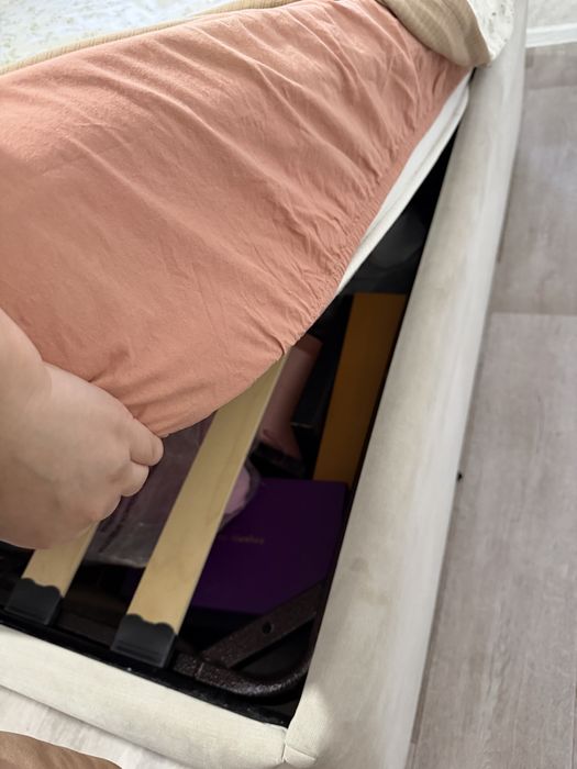 Кровать продам срочно