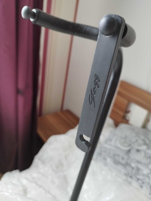 Стойка за китара Stagg