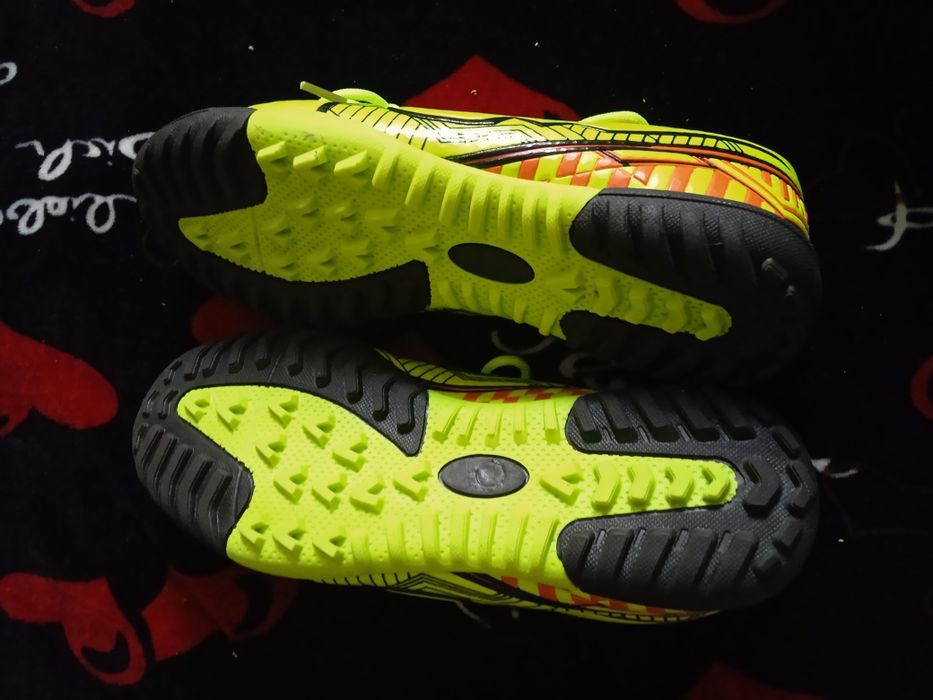 Сороконожки Найк  продам срочно