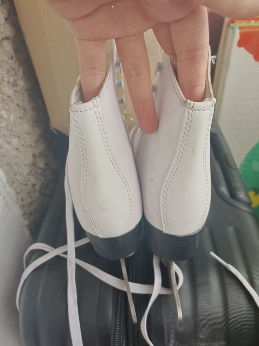 Продам коньки для девочки