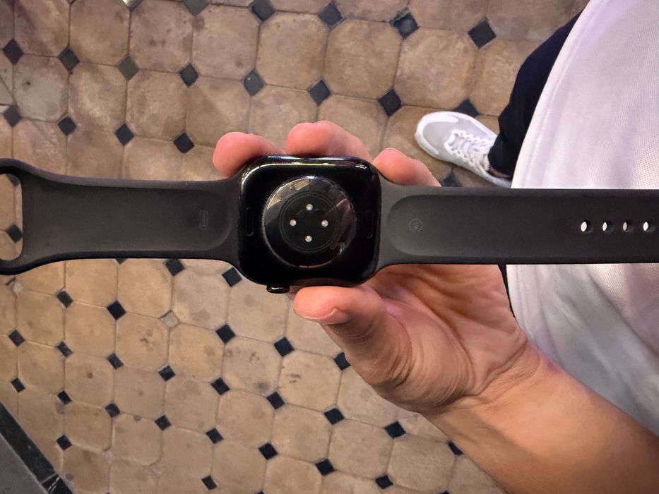 продается apple watch series 10 46mm jet black