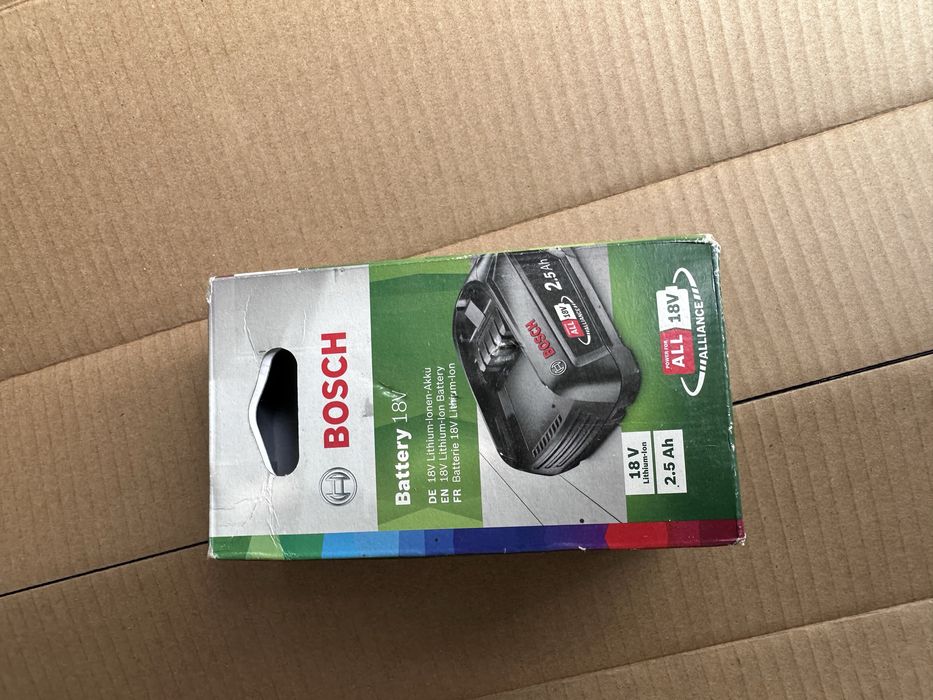 Bosch UniversalMulti 18V-32 cu baterie