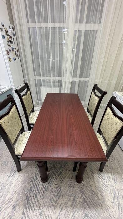 Стол+4 стулья+ наволочка