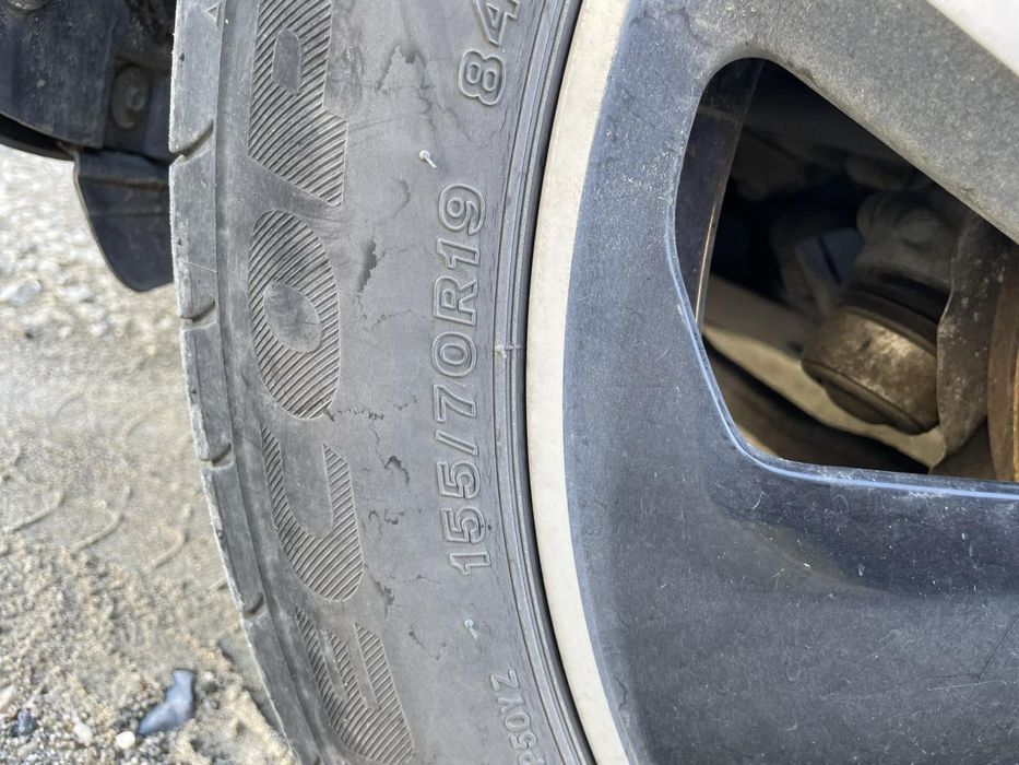 Гуми за бмв i3 175 60 19 и 155 70 19. 4бр
