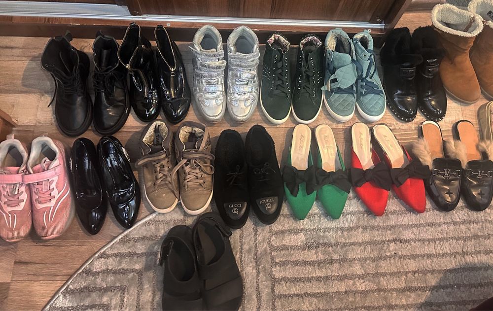 Срочно продаётся женская обувь