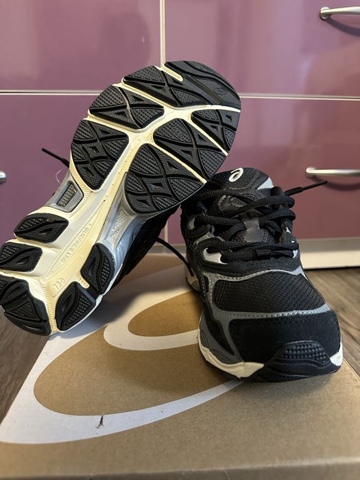 Asics gel (black)