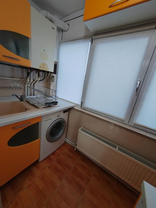 Închiriez apartament 2 camere - Bd. Roman  Mușat