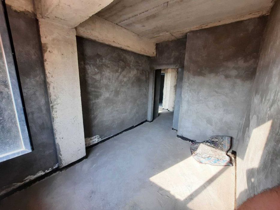 Kvartira sotiladi sergili 2 xonali