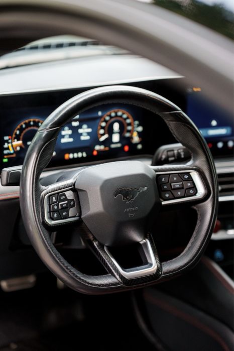 FORD Mustang 2025 — imagine 5