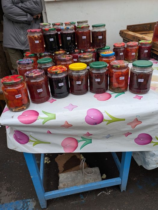 Маринады, варенье. Холодильник  продан.