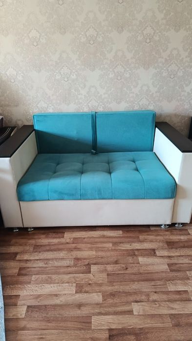 Продается мини диван
