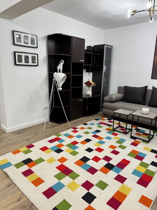 Inchiriez apartament