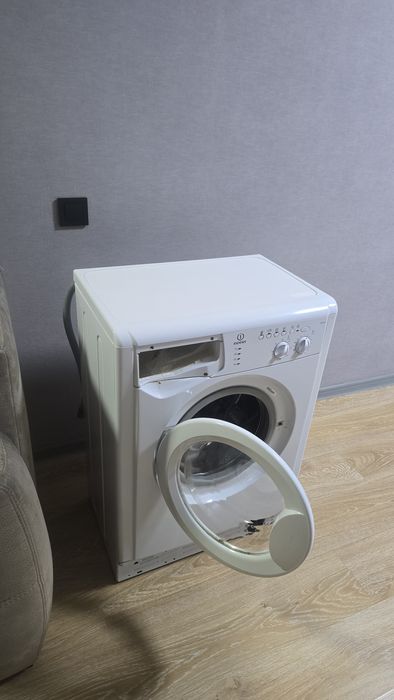 Продаётся стиральная машина Indesit