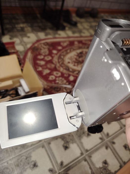 Видео камера и дивиди