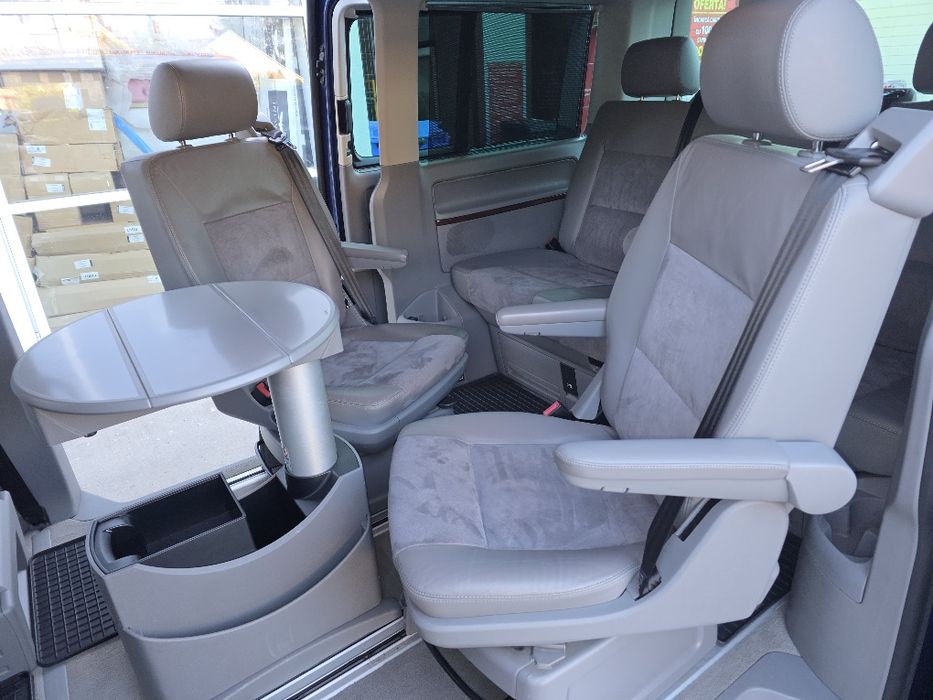 Volkswagen Multivan T5 Model Highline 7 locuri Cutie Automată 2.5 TDI