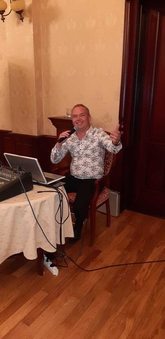 Formatie de nunti sau DJ