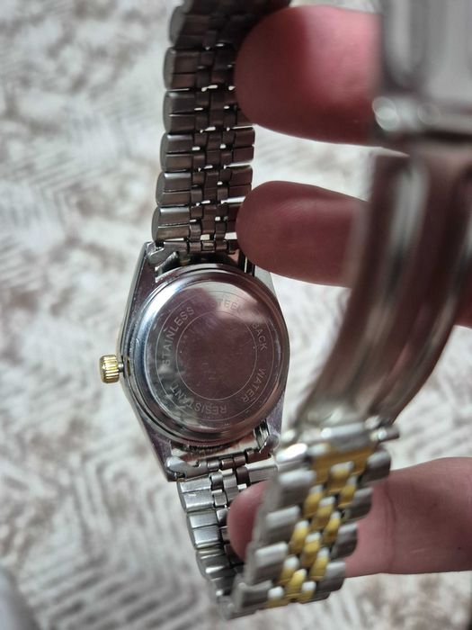 Часовник rolex oyster