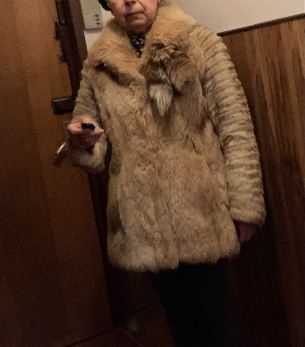 Jacheta din blana de vulpe, M, alb-galbuie