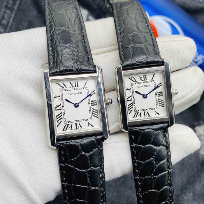 Кварцов Cartier Tank Must