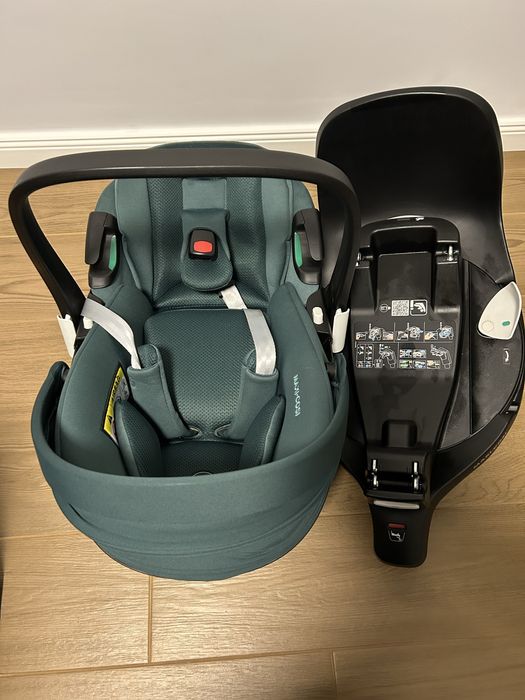 Scoica auto I-SIZE MAXI-COSI Pebble 360 cu baza Familyfix 360 PRO
