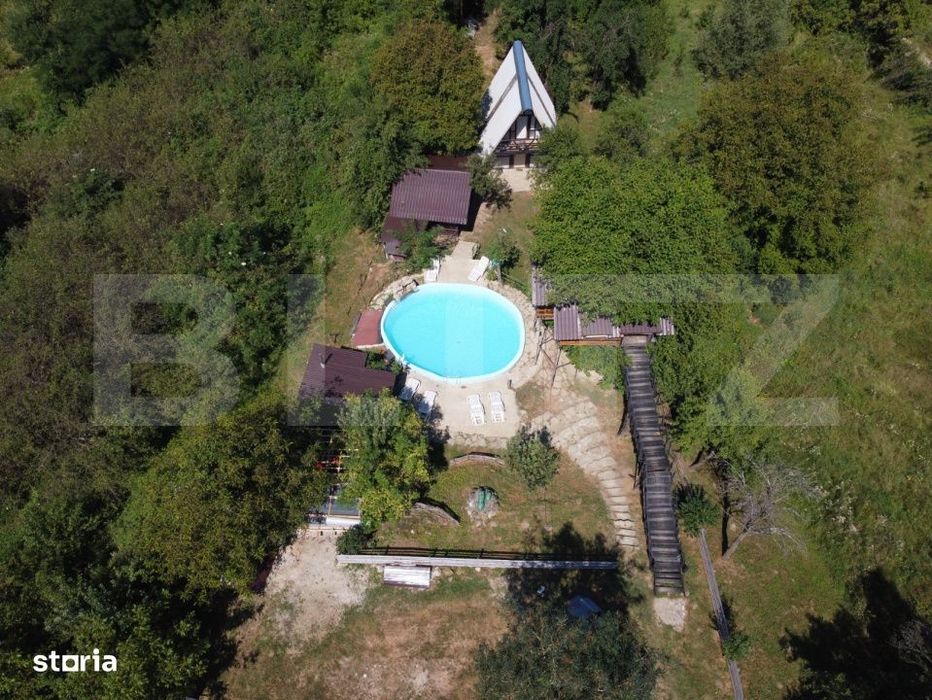Proprietate cu piscina/ciubar, zona Pietrari