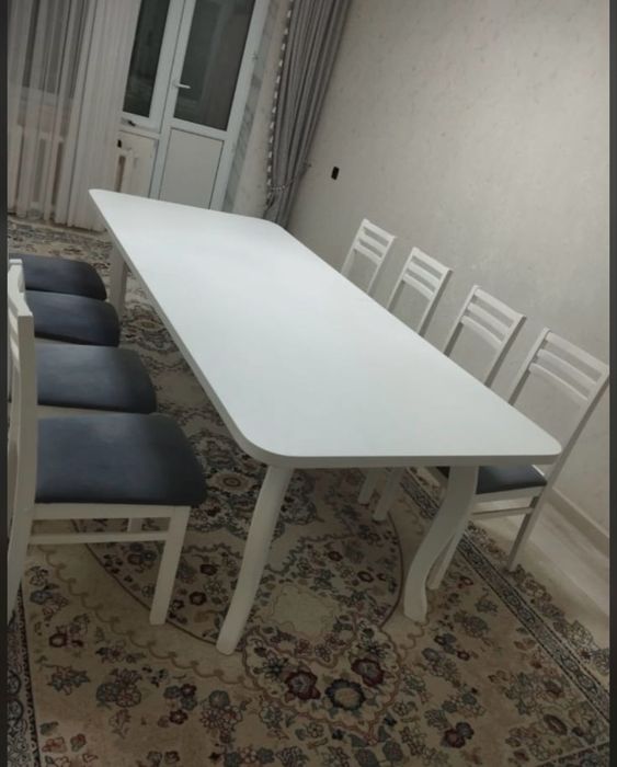 Продается стол со стульями б/у