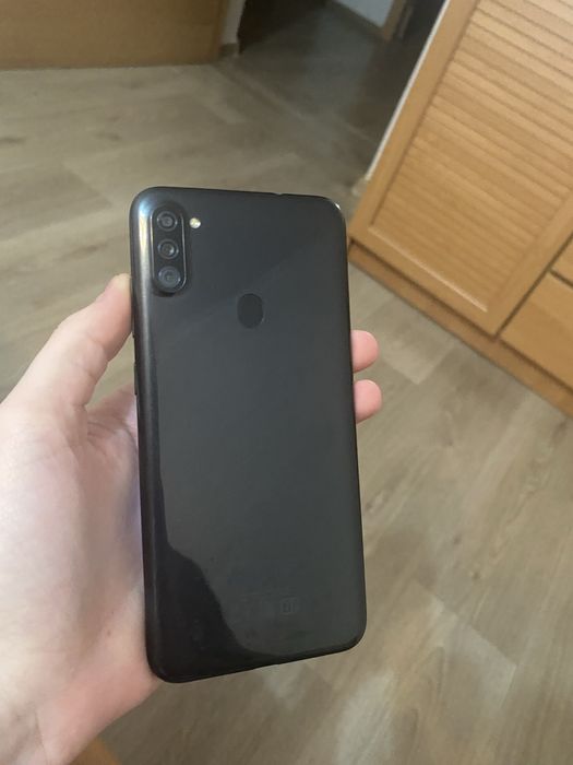Продам телефон Самсунг А11