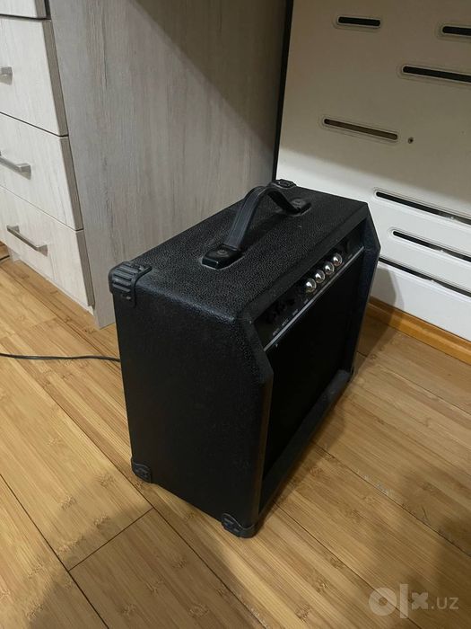ТОРГ ЕСТЬ!!! Гитарный комбоусилитель 25 Ватт