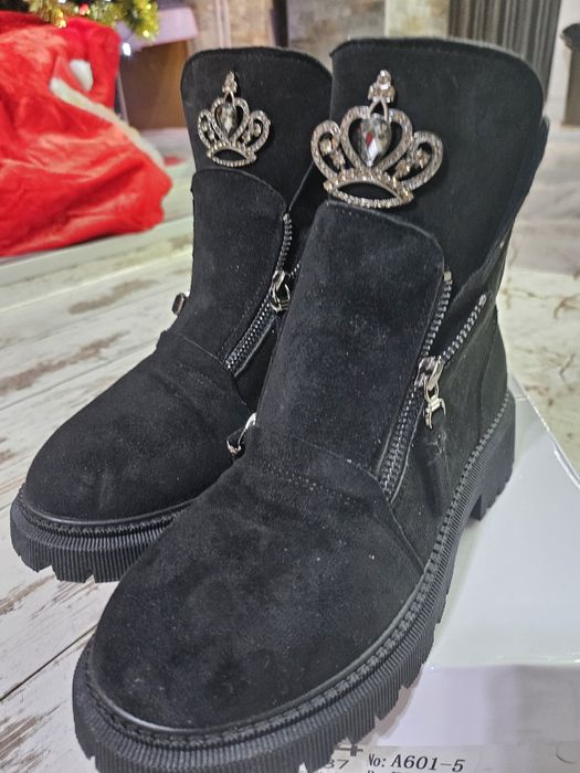 Ежедневни ,спорнто-елегантни боти