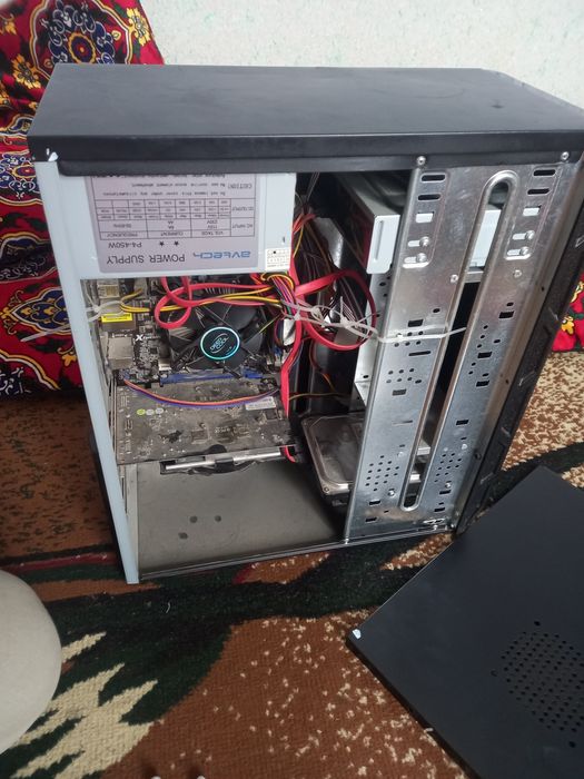 Stol kompyuteri kompyuter sotiladi arzon