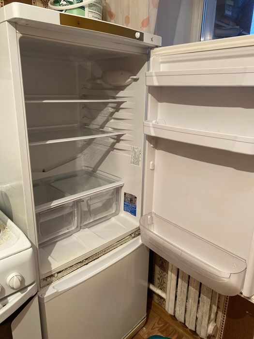 Холодильник indesit  10.000тг