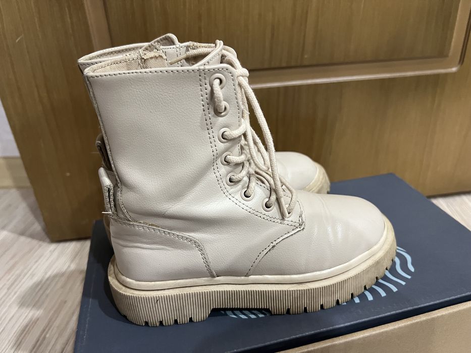 Продам ботинки на девочка ZARA размер 30