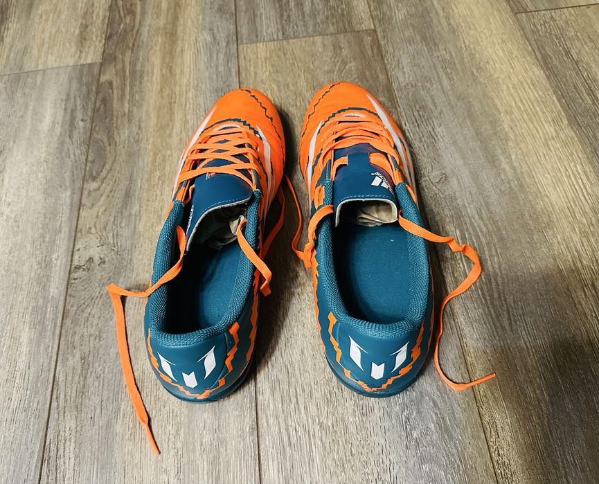 Ghete Fotbal Adidas Messi. Editie limitata. Size 44 2/3.