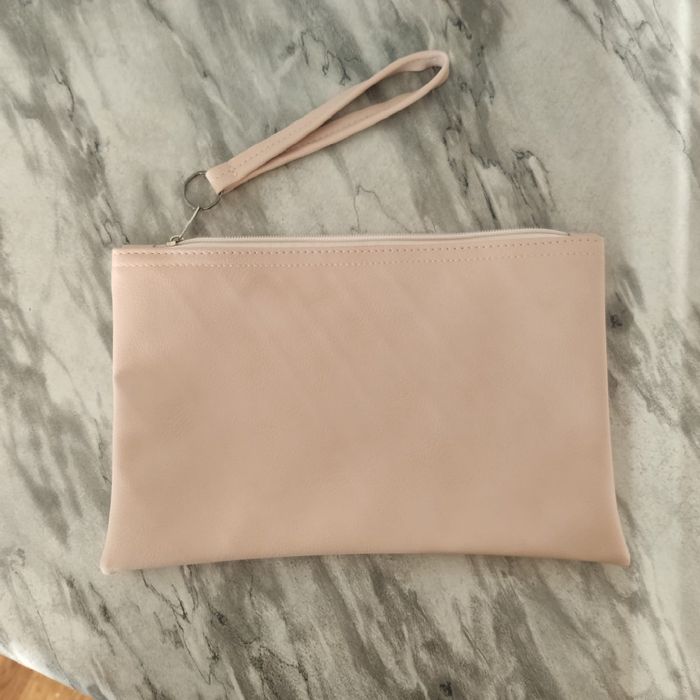 Клатчи новые еее