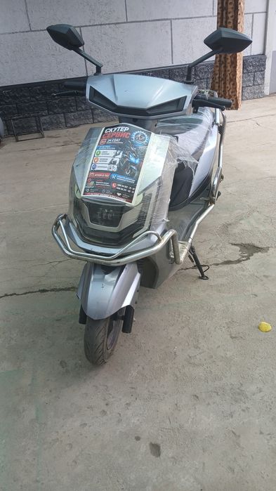 Скутерь сотилади